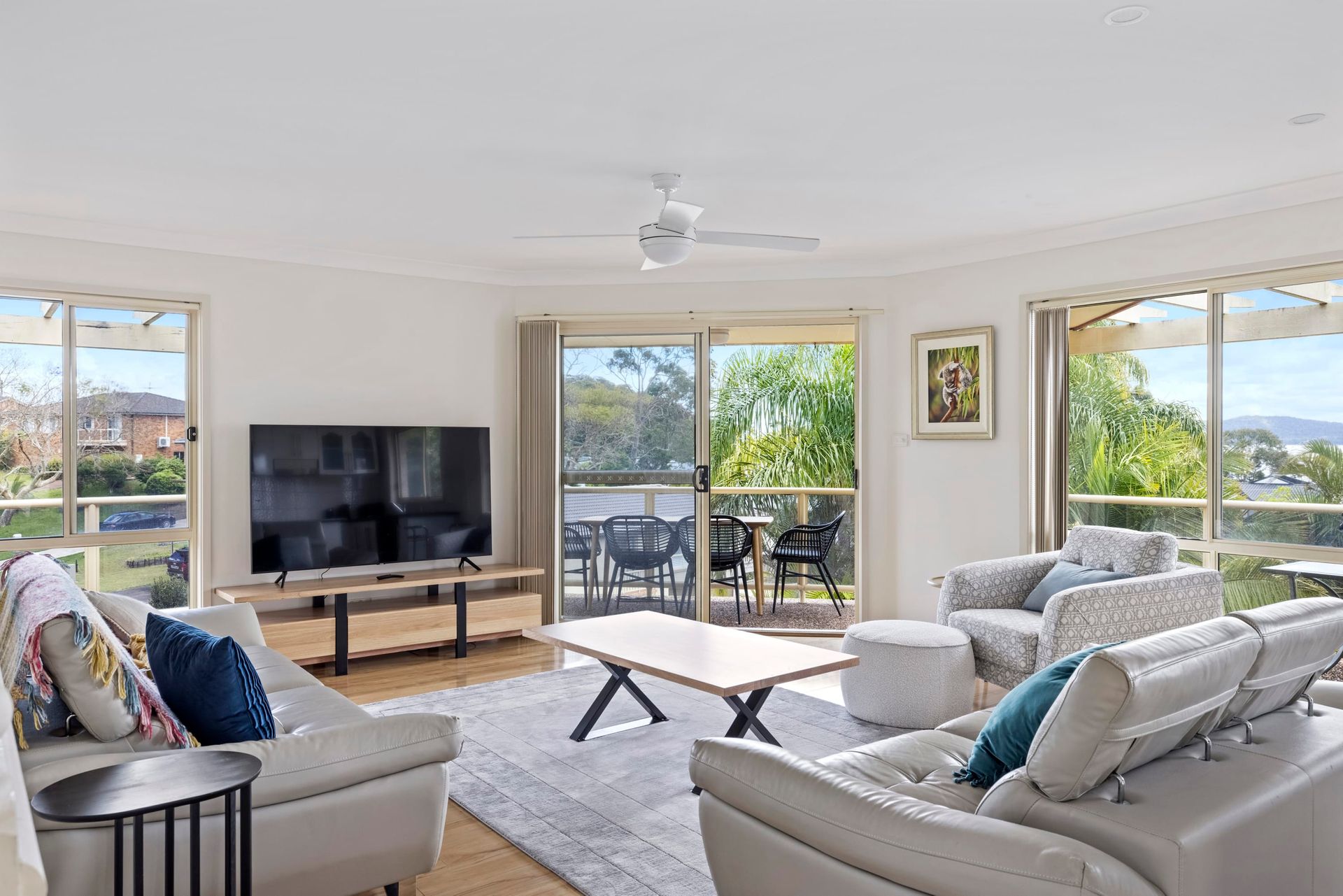 Pet friendly Views Meters to the Beach & Anchorage Port Stephens
