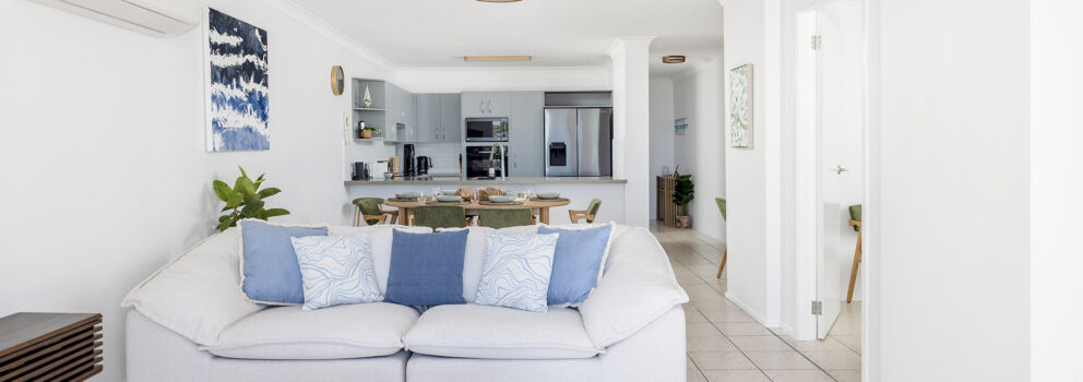 The Poplars Apartment with views and  Swimming Pool